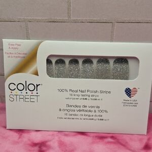 Color Street Underground Magic Nail Strips
